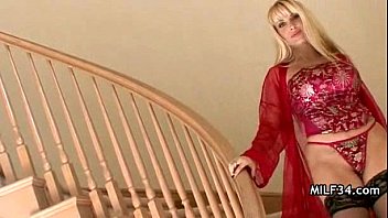 Preview 1 of Nit Teenhd - Hot Cougar Blows a Big Dick