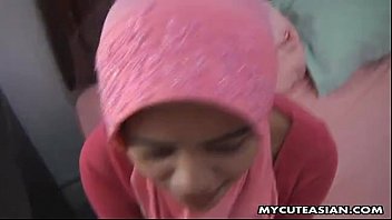 Preview 1 of Kinky Wide Skinny Friend - Asian amateur in head scarf sucks then fucks