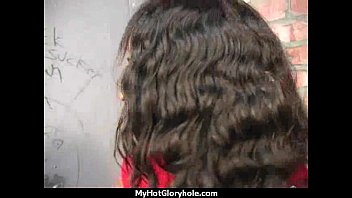 Preview 1 of Mujer Le Quitan La Virginidad - Nice and hot interracial blowjob video 14