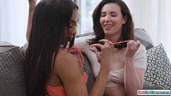 Preview 2 of Xxx Videos Goda - Blind date sucks shemales big black cock