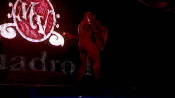 Preview 4 of Something Something Porno - Show de pinar de rocha