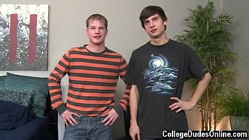 Preview 1 of Pulla Hdsex - Gay XXX Tory climbs on top of Zaden and carefully shoves Zaden&#039_s