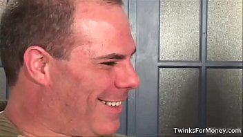 Preview 3 of Caballo Se Folla A Una Mujer - Attractive twink Brad Rioux blows stiff gay boys