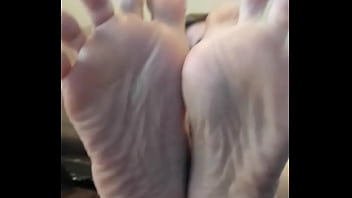 Preview 2 of Jav Josexnet - Wrinkled soles of my wife preview.
