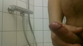 Preview 2 of Gilrfreind Cum - KalaaleqNuuk