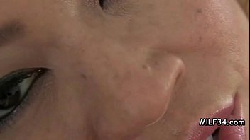 Preview 3 of Videos Gratis Caseros - Horny amateur housewife milf gets pounded with POV
