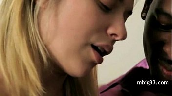 Preview 1 of Dokter Anal - Hottie bangs black guy