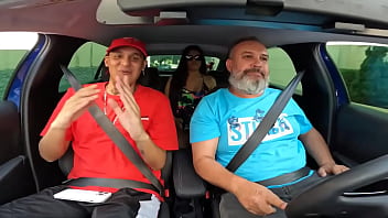 Preview 1 of Vieoixxx - O beijoqueiro das baladas usa o seu poder da fama na carona do Ted - Filipe Lemos - PARTE 2