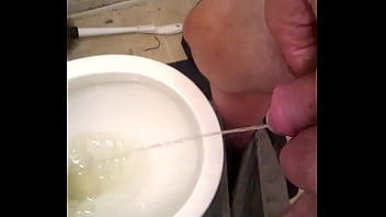 Preview 4 of Brazzars To Pron Girl And Jon - piss in toilet
