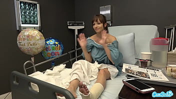Preview 1 of Sunny Leone Work Place Pussy - Sexo En P&uacute_blico En El Hospital,  Milf Flash BF Corrida Le Hice Una Paja Y Se Corre En Mis Tetas