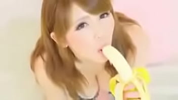 Preview 2 of Norway Anal Porn - Garota Asiatica &quot_comendo&quot_ Banana