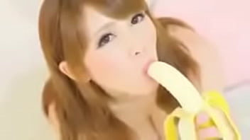 Preview 4 of Norway Anal Porn - Garota Asiatica &quot_comendo&quot_ Banana