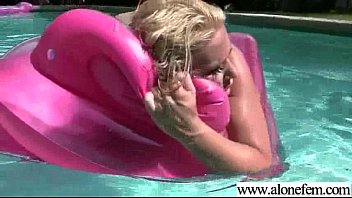 Preview 3 of Pretty Nina Bei Einem Userdreh - Wild Girl Masturbating With Crazy Things video-12