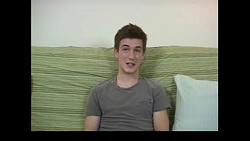 Preview 1 of Mmo Btexnxx - Hetero dude getting into some gay porno