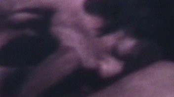 Preview 2 of Hidden Cam In Toilet Desi Mom - G. bocchino di cazzo.MPG