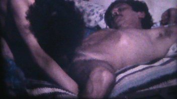 Preview 4 of Hidden Cam In Toilet Desi Mom - G. bocchino di cazzo.MPG