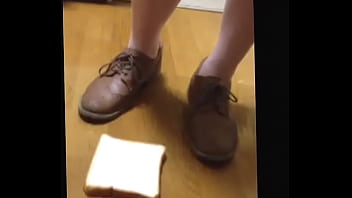 Preview 1 of Indian Ibu Mbak - 【fetish】Bread food crush Sneaker