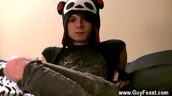 Preview 1 of Borwap Yang Di Paksaan - Gay video Tyler chats a bit about where he&#039_s from before getting into