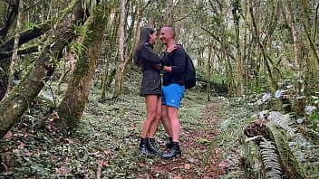 Preview 1 of Xwx Videos - HERMANASTRA SE VA A FOLLAR AL BOSQUE Y RECIBE EL CUM EN SUS TETAS