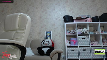 Preview 1 of Boudi Xxx Bengali - Popular webcam model Mia dances in a private