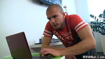 Preview 1 of Tremendos Culo De Naomi - He calls huge titted fatty for play