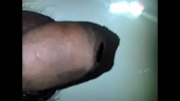 Preview 1 of Cryng Sex Girl - pee in sink.3GP