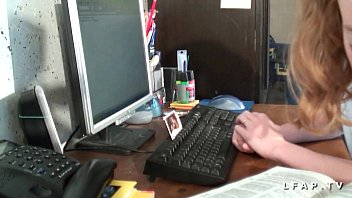 Preview 1 of Handikap Girl Fuck - Petite etudiante salope grave sodomisee avec une bonne ejac faciale