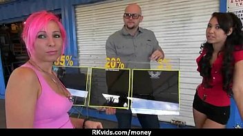 Preview 4 of Xxxii Video 2016 - Paying For Services With Great Head 21