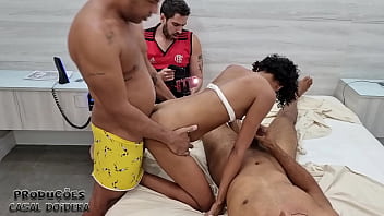 Preview 2 of Hdxnxxcom - Bastidores com a casada liberada pelo corno gravando com varios machos ganhando muita pica e leite