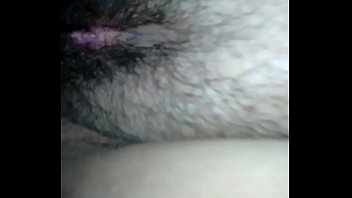 Preview 3 of Cum Down Desi Mom - comendo a gordinha