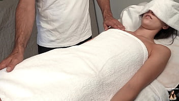 Preview 1 of Sunny Leone Fuckked Hard - pervert masseur fucks a horny patient!!