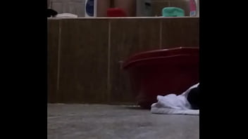 Preview 2 of Srangi - Mi prima en la ducha