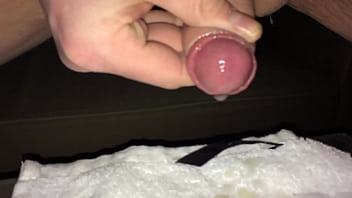 Preview 4 of Patrick Moure E Marcia Imperator - Cumshot2.MOV