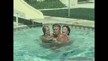Preview 2 of Sunny Linoe Sex - Vintage Porn Has Great Memories
