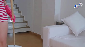 Preview 1 of Berazee Com - Jefe folla con su empleada del servicio y es pillado por su esposa