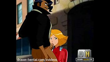 Preview 1 of Huge Slutee - Totally Spies Porn - Totally slut Clover