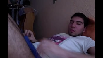 Preview 1 of Sucking Homeless Gay - V&iacute_deo del d&iacute_a 17-03-15 a las 12.02
