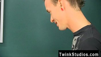 Preview 1 of Biggest Facial Cum - Gay jocks Dylan Chambers is none too amazed when Chris Jett seemingly