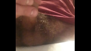 Preview 2 of Esfrendo O Pau Nelas Em Onib Us - small cock handjob and cum
