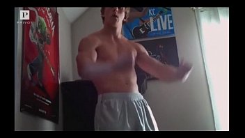 Preview 1 of Girl Sucks Off Fat Guy - 480P 550K 10350101