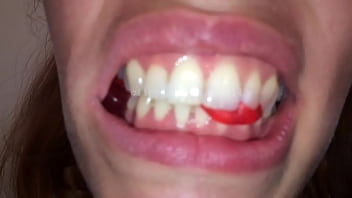 Preview 3 of Komposme Mp4 Vedios - Eating (Silvia) Video 1 Preview