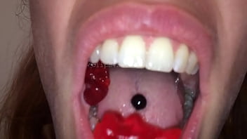 Preview 4 of Komposme Mp4 Vedios - Eating (Silvia) Video 1 Preview