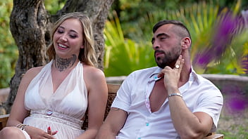 Preview 4 of Berivan Kamran Ucla - Lena Coxx et The Queen se tapent 2 mecs en vacances dans le sud