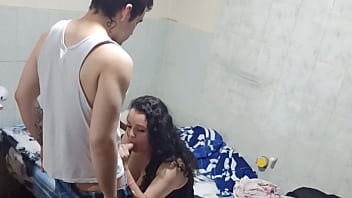 Preview 1 of Amyvalentine Big Dildo - La Madre de mi amigo me da una mamada despu&eacute_s de su fiesta de cumplea&ntilde_os