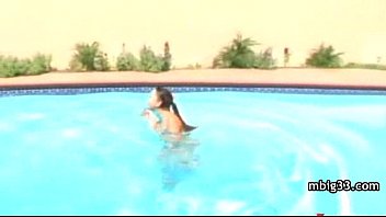 Preview 2 of Bokep Paksa Abg - Amateur Interracial