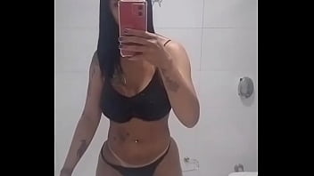 Preview 1 of Sofie Bunni - Vamos viver essa sexta