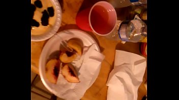 Preview 3 of Istep Mama - cherie, what an old man puts in his mouth, dinner show