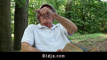 Preview 1 of Blac Pusi Dating Website - Perv old man spanks and fucks teenie in the woods