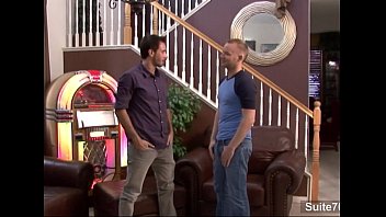 Preview 1 of Chicas Menstruando - Hottie gays fucking and cumming