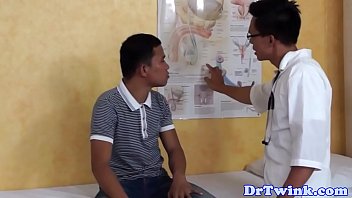 Preview 1 of El Conjuring - Asian doctor fingers and rims twinks asshole